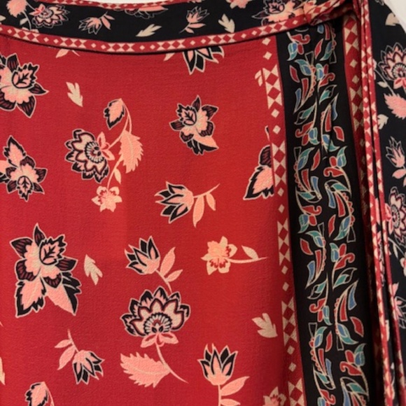 Y&i Robyn & Robin Boutique (NWT)Floral wrap skirt- Small- VERY NICE! - Picture 6 of 6